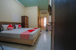 OYO Life 2502 Syariah Triantama Kost