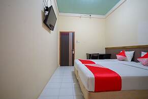 OYO Life 2502 Syariah Triantama Kost