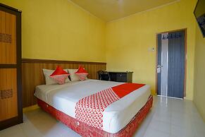 OYO Life 2502 Syariah Triantama Kost