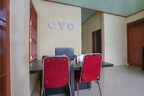 OYO Life 2502 Syariah Triantama Kost