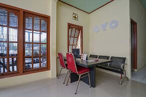 OYO Life 2502 Syariah Triantama Kost