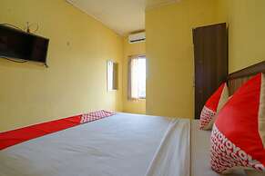 OYO Life 2502 Syariah Triantama Kost