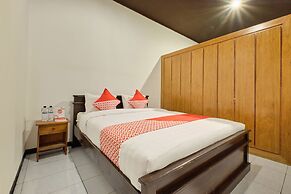 OYO 2519 Mayang Garini