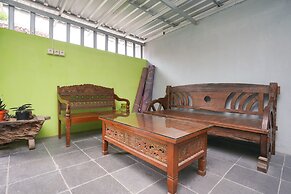 OYO 2492 Nindy Homestay