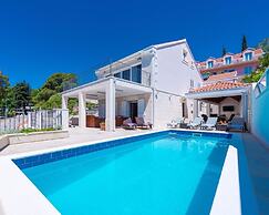 Villa Mlini