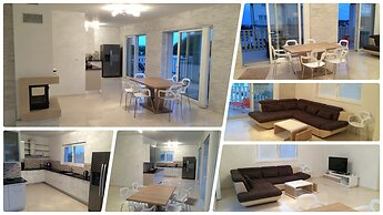 Villa Bachelor