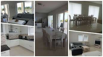 Villa Bachelor