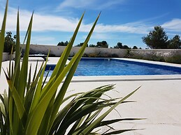 Villa Bachelor