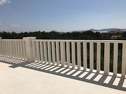 Villa Bachelor