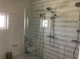 Villa Bachelor