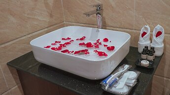 Sen Yangon Lakeview Hotel