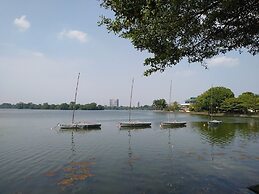 Sen Yangon Lakeview Hotel