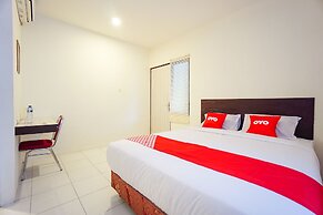 Super OYO 1838 COZY Home