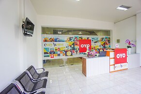Super OYO 1838 COZY Home