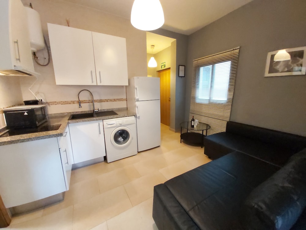 Del Parque Flats Central
