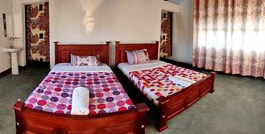 Tangi Safaris Lodge