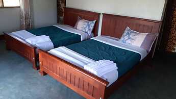 Tangi Safaris Lodge