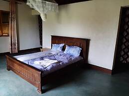 Tangi Safaris Lodge