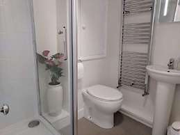 Cotswolds Valleys Accommodation-Med Hall
