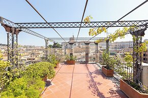 Rental in Rome Trevi Luxury Penthouse