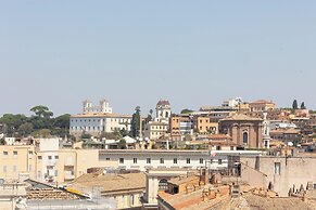 Rental in Rome Trevi Luxury Penthouse