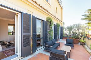 Rental in Rome Trevi Luxury Penthouse
