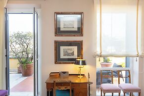 Rental in Rome Trevi Luxury Penthouse