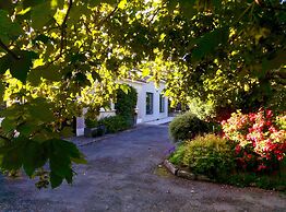 Exclusive Garden Apartment