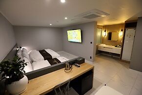 Forest 701 Hotel