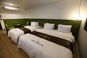 Forest 701 Hotel