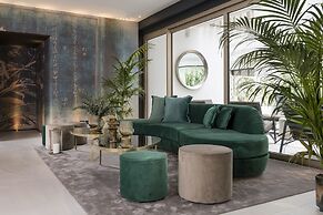 We Me Suite Hotel