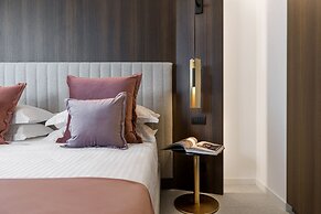 We Me Suite Hotel