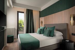 We Me Suite Hotel