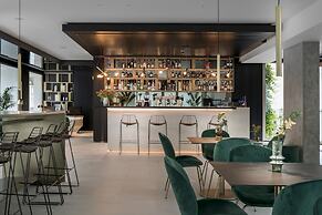 We Me Suite Hotel