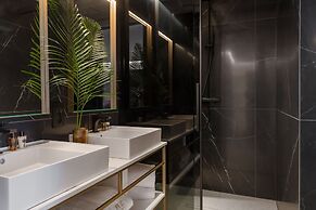 We Me Suite Hotel