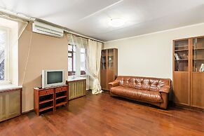 Apartment on Chayanova 12