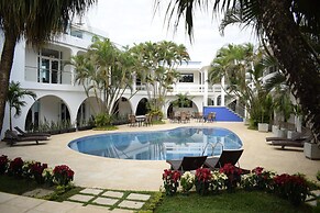 Gran Costa Azul Hotel