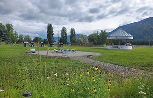 Glacier Acres Guest Ranch