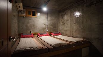 Guesthouse H