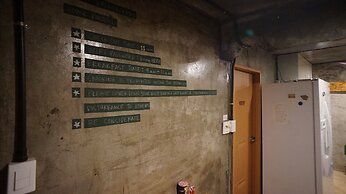 Guesthouse H