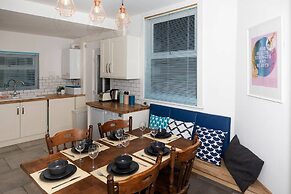 Arthouse Lovely Spacious 5 bed house