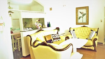 Aqua House