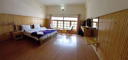Hotel Abu Palace