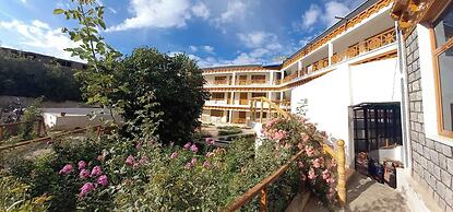 Hotel Abu Palace