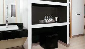 Prime Town - Posh & Port Hotel Phuket