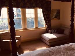 Brass Castle Country House Accommodation