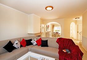 Townhouse Moreton