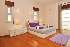 Villa Nespereira