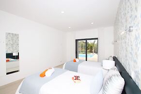 Villa Riviera