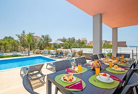 Villa Riviera